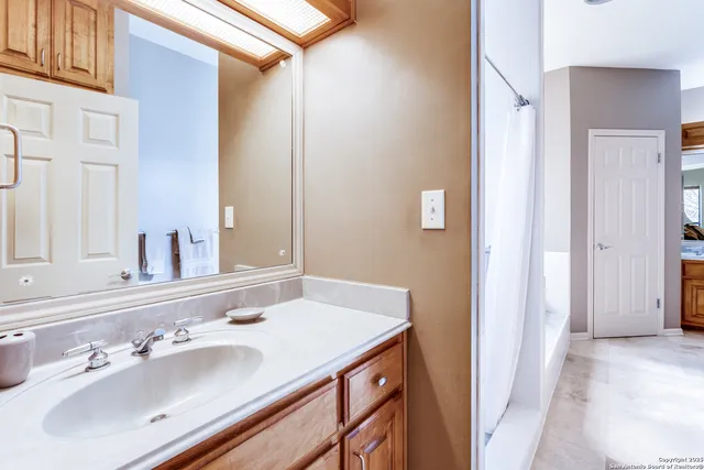 $585,000 | 21655 Valley Park Drive, Garden Ridge, TX 78266