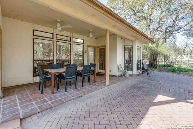 $585,000 | 21655 Valley Park Drive, Garden Ridge, TX 78266