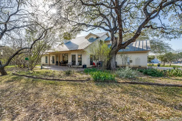 $585,000 | 21655 Valley Park Drive, Garden Ridge, TX 78266