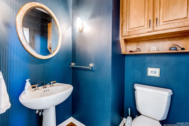 $585,000 | 21655 Valley Park Drive, Garden Ridge, TX 78266