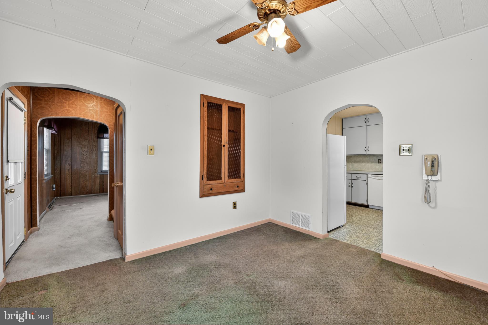 825 Bellefonte Avenue Reading, PA 19607 - Photo 9 of 33