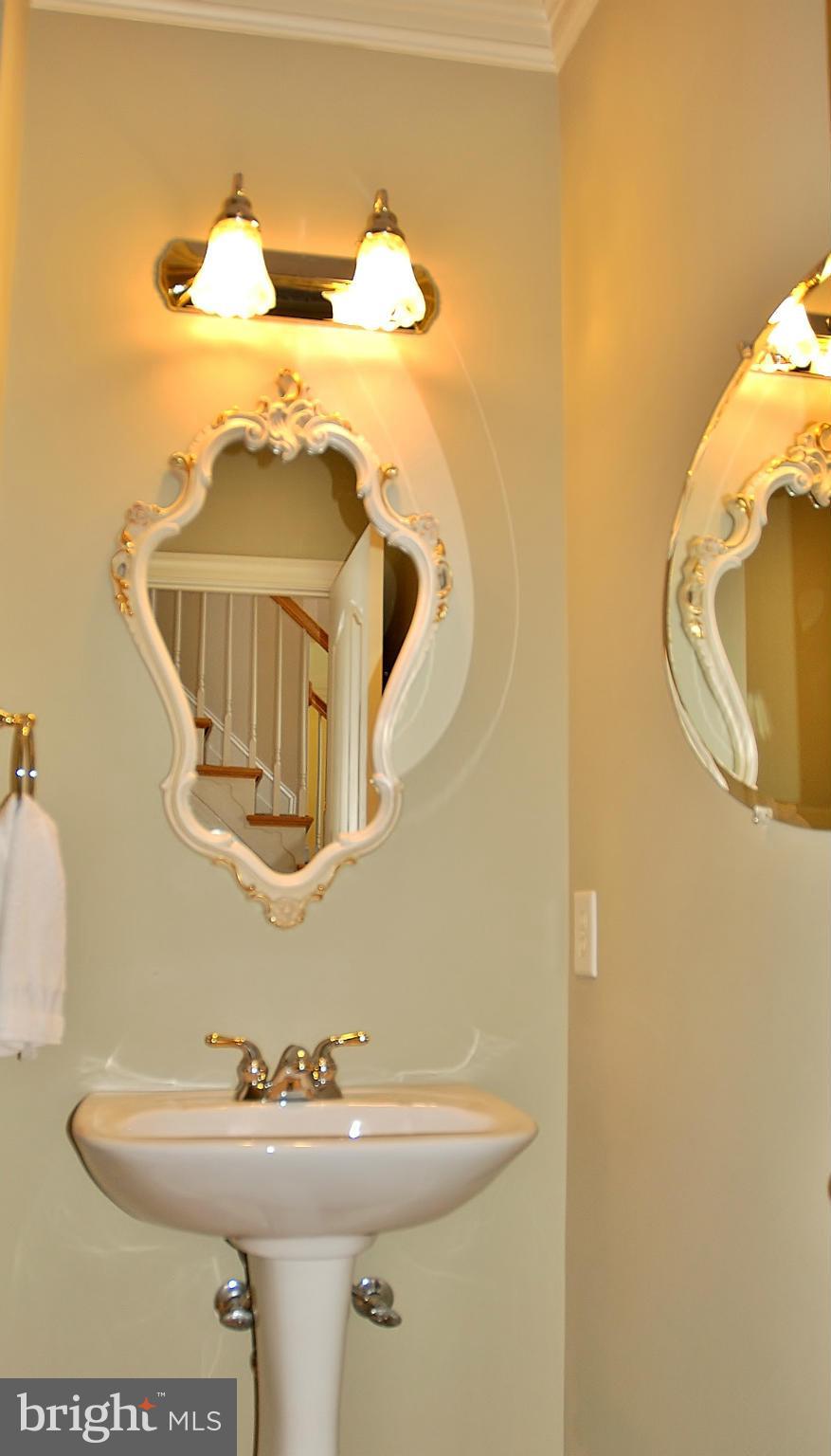 18256 Wickham Road Olney, MD 20832 - Photo 11 of 30 Main Level Powder Room