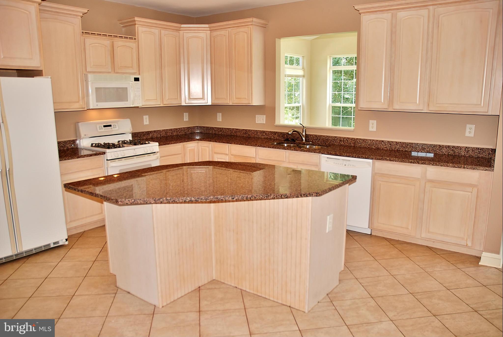 18256 Wickham Road Olney, MD 20832 - Photo 4 of 30 Gourmet Kitchen w/Granite and Ceramic flooring