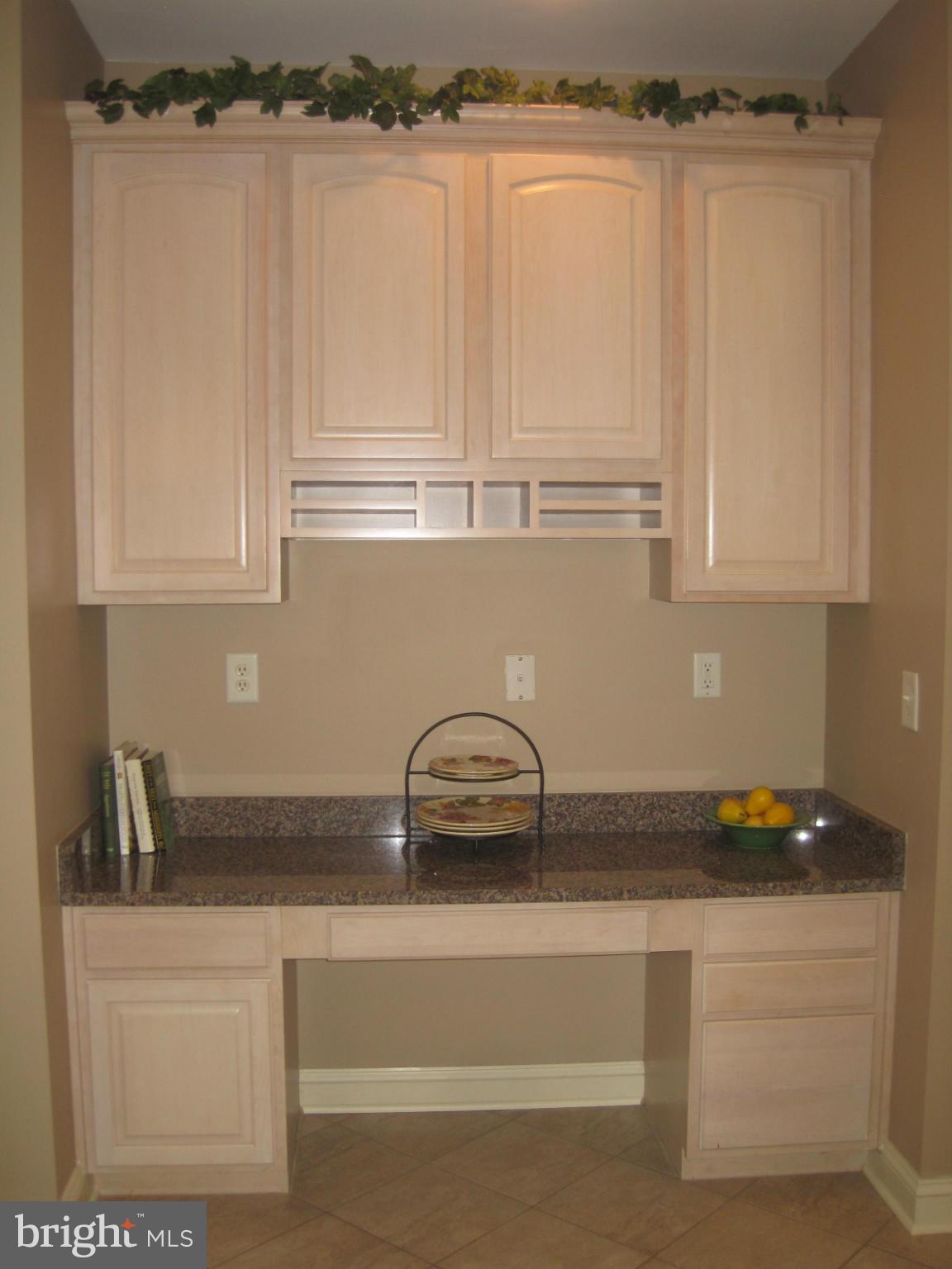 18256 Wickham Road Olney, MD 20832 - Photo 5 of 30 Kitchen Workstation