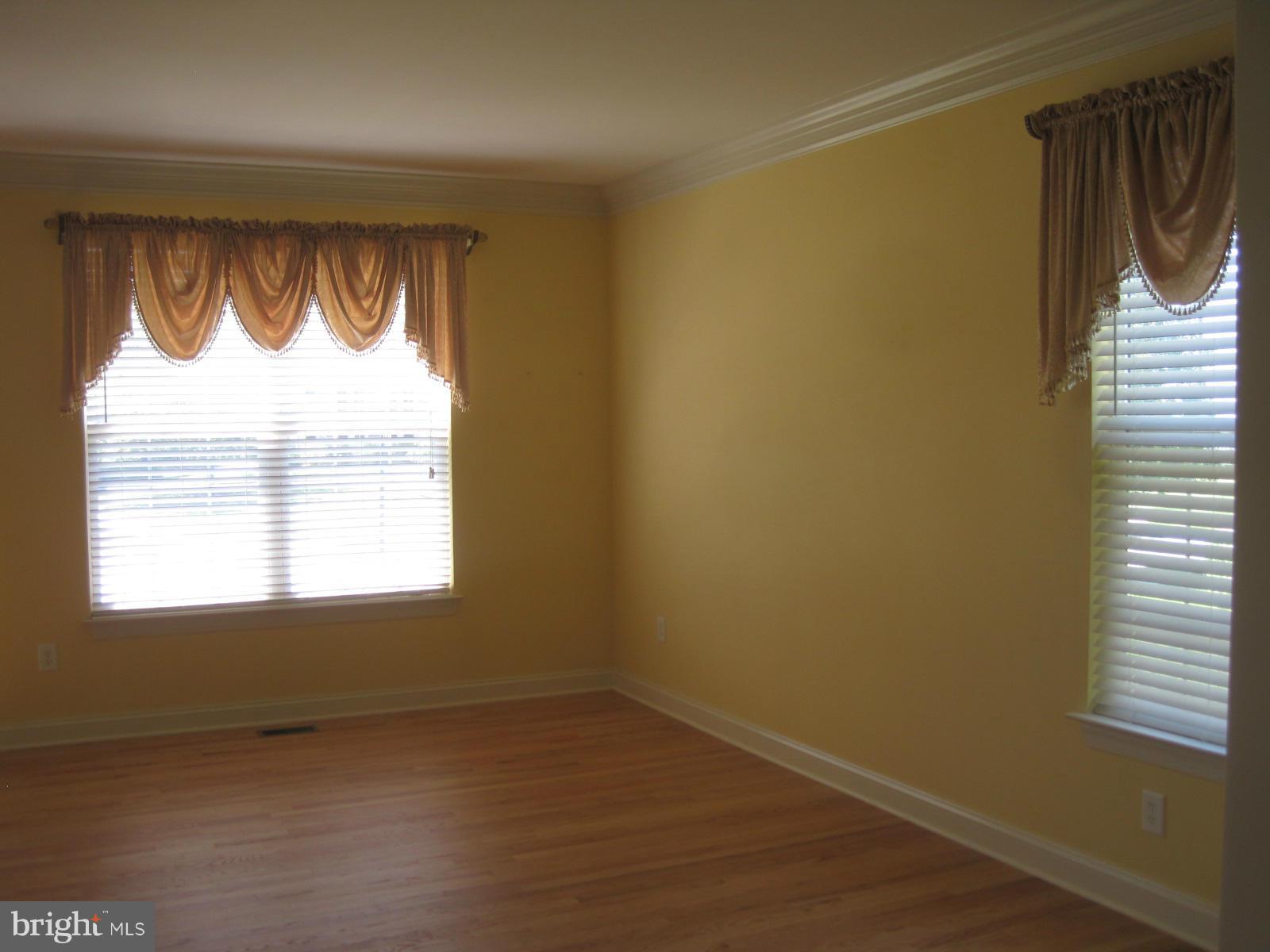 18256 Wickham Road Olney, MD 20832 - Photo 8 of 30 Dining Room