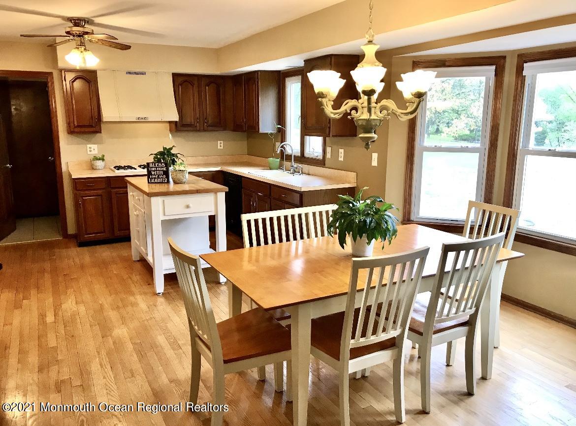 44 Hillcrest Road Holmdel, NJ 07733 - Photo 3 of 21 IMG_2221