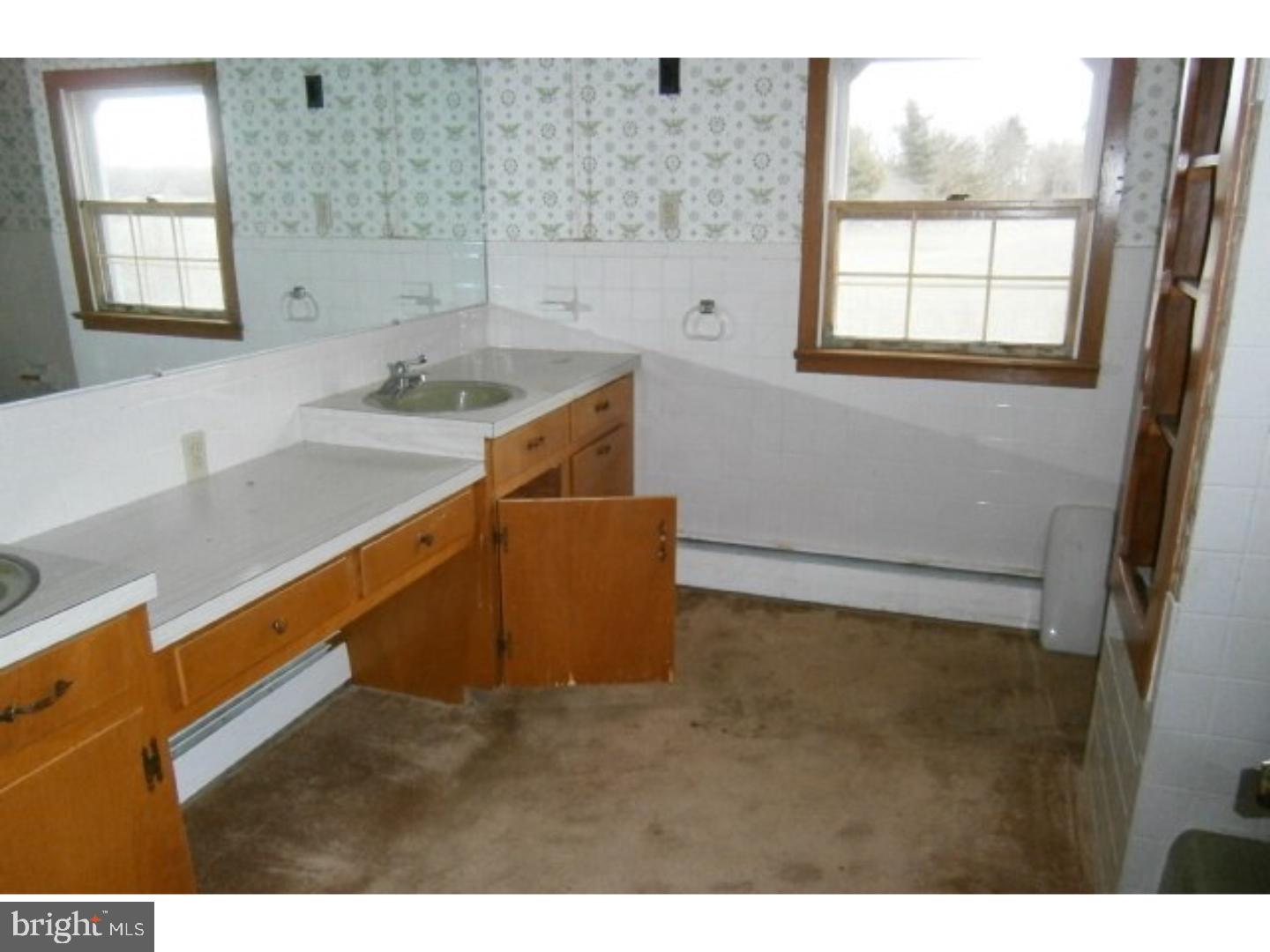 16 Harris Road Salem, NJ 08079 - Photo 10 of 20 Bathroom
