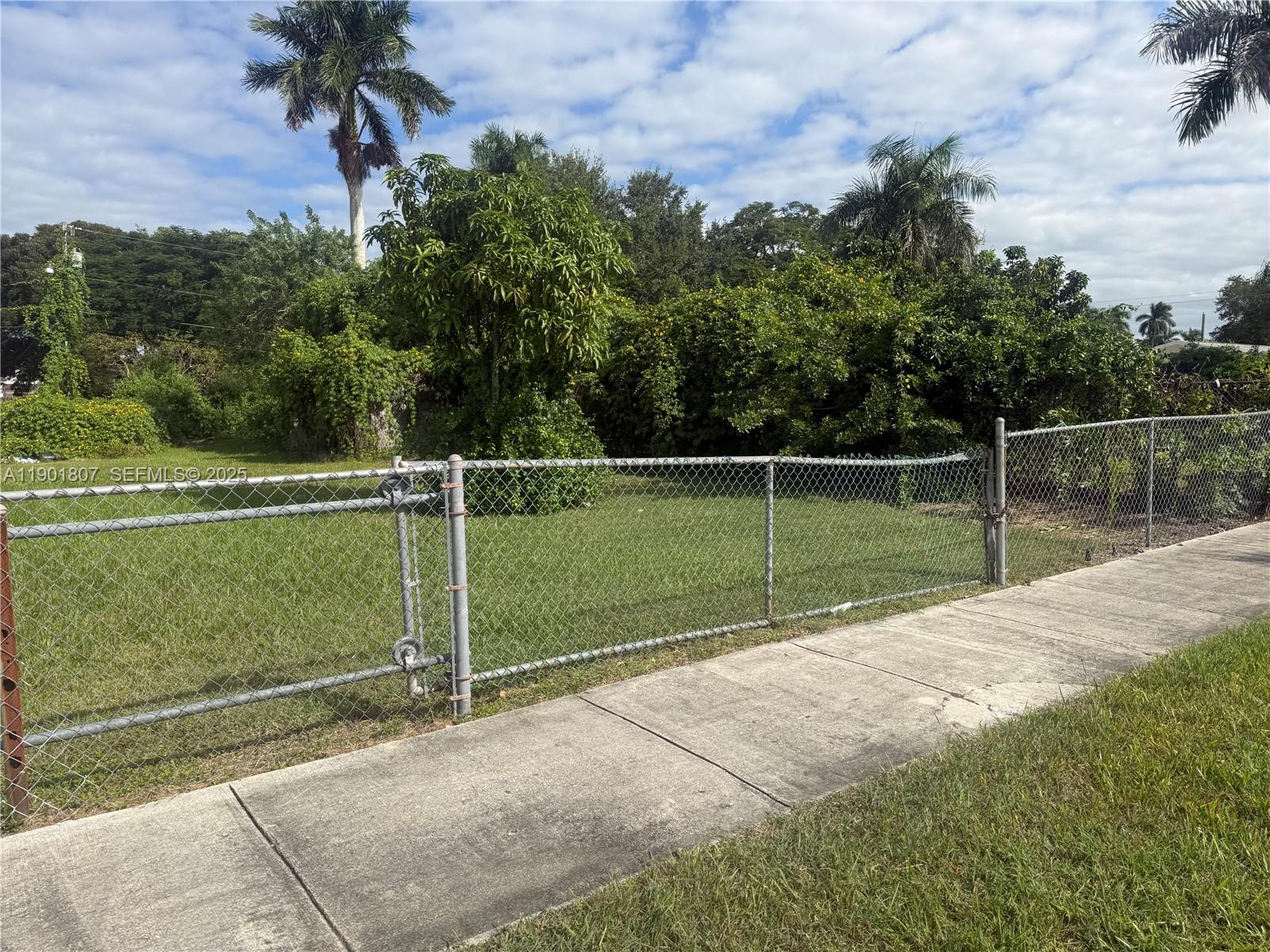 0 Northwest 19th Street Homestead, FL 33030 - Photo 2 of 5 a view of a tennis court