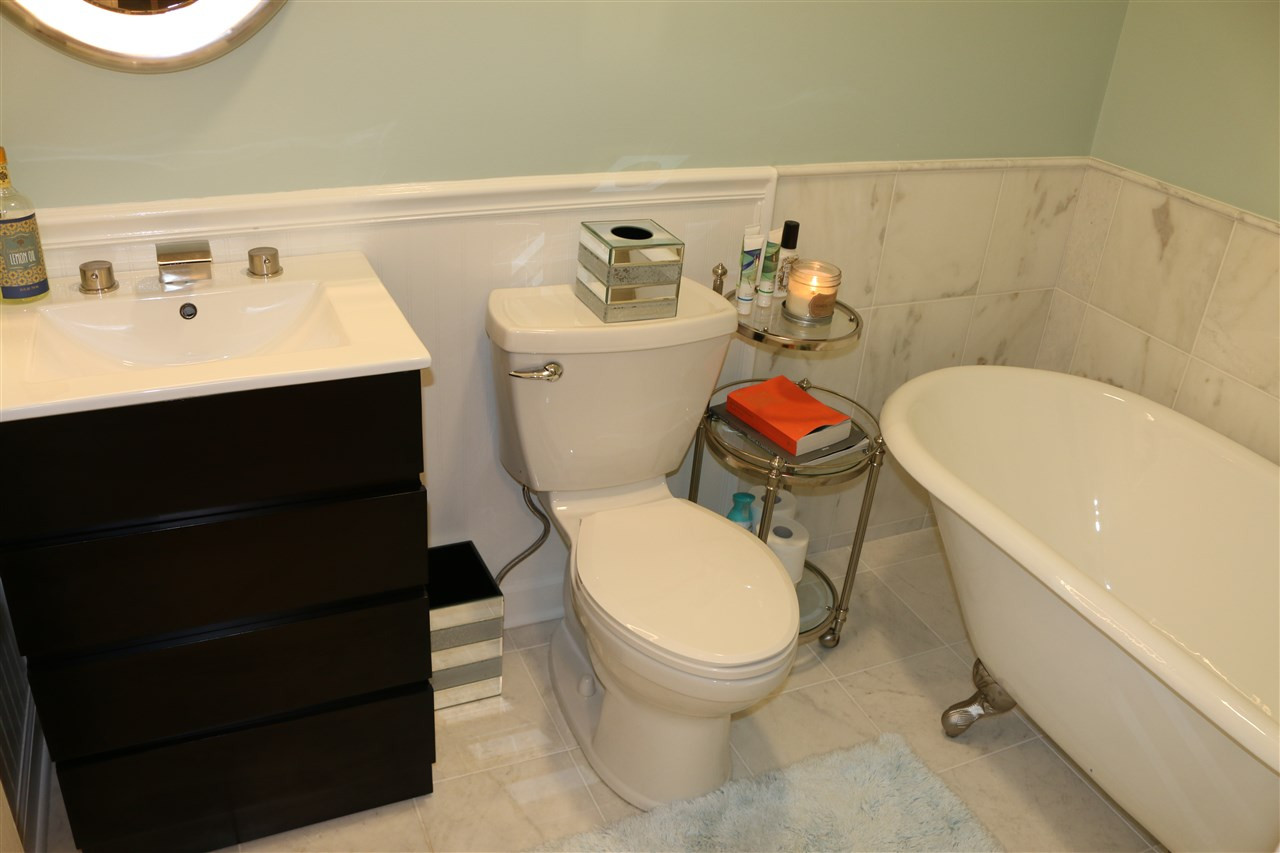 520 Springfork Drive, Unit 520 Cary, NC 27513 - Photo 17 of 25 MARBLE FLOOR Claw Tub