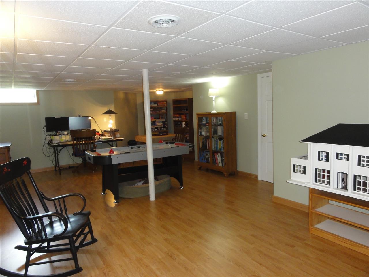 4 Locke Road Amherst, NH 03031 - Photo 36 of 40