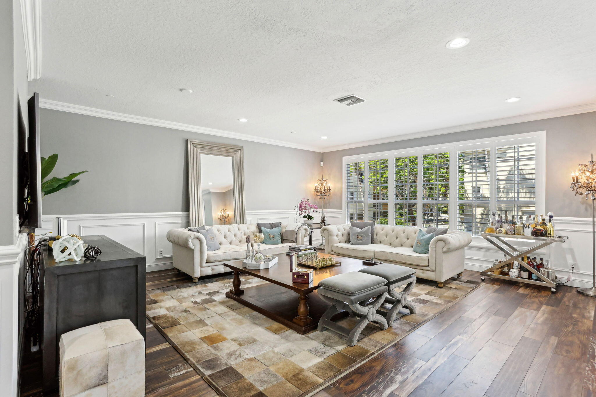 5550 Northeast Trieste Terrace Boca Raton, FL 33487 - Photo 10 of 36 Living Room