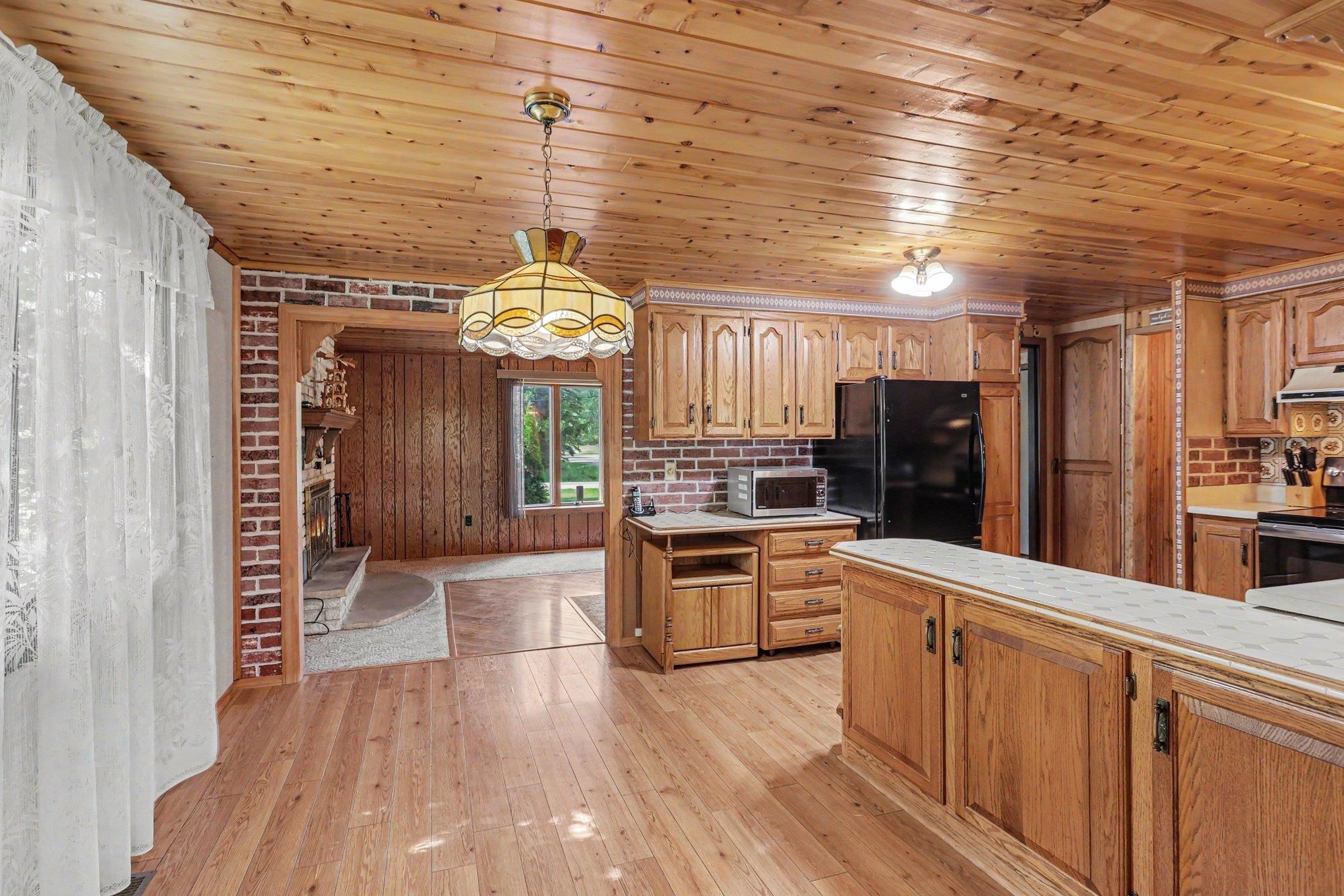 2437 Amelith Road Bay City, MI 48706 - Photo 10 of 36