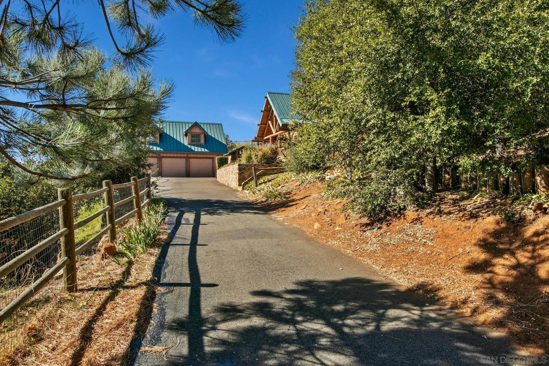 15484 Incapa Road Julian, CA 92036 - Photo 54 of 63 a view of entryway in the house