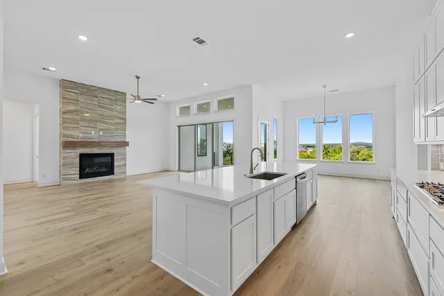 $999,900 | 310 Yaklin Drive, Liberty Hill, TX 78642