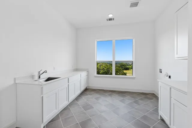 $999,900 | 310 Yaklin Drive, Liberty Hill, TX 78642