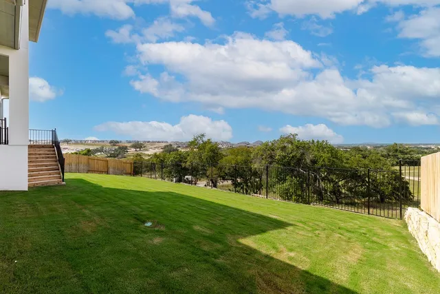 $999,900 | 310 Yaklin Drive, Liberty Hill, TX 78642