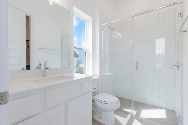 $999,900 | 310 Yaklin Drive, Liberty Hill, TX 78642