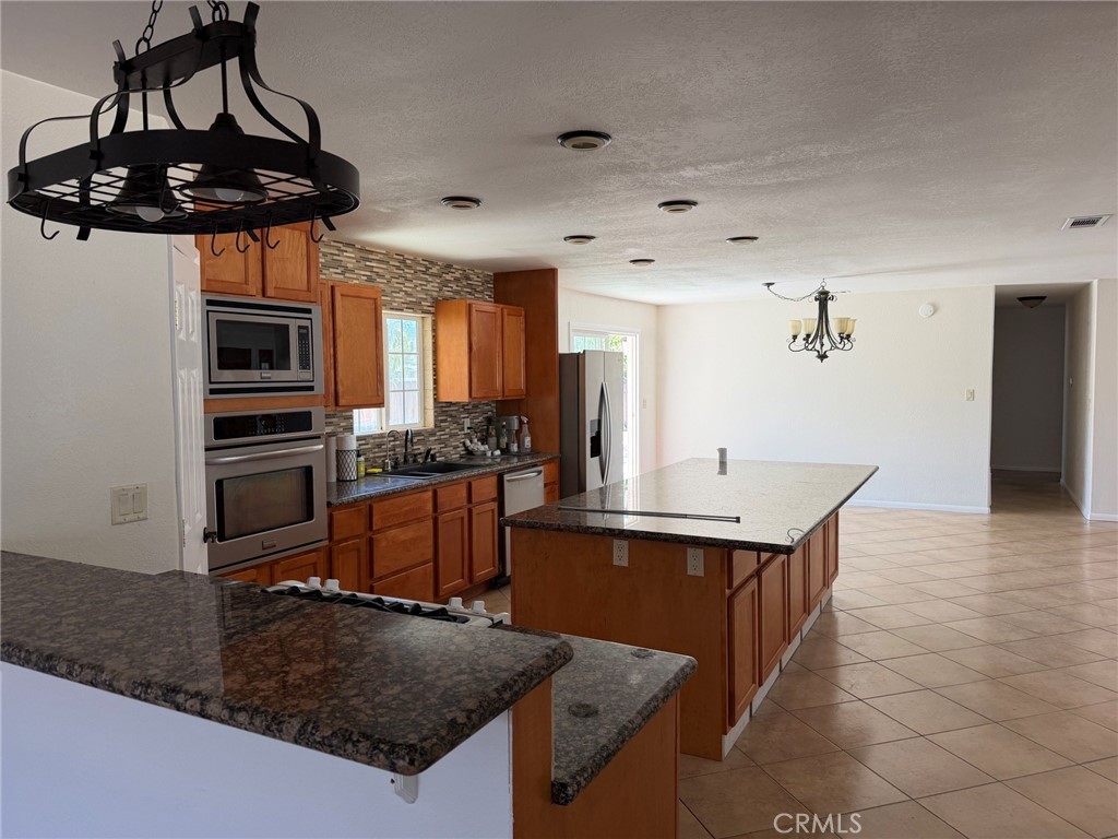 11761 Jamacha Road Apple Valley, CA 92308 - Photo 8 of 22 Gallery Image 8