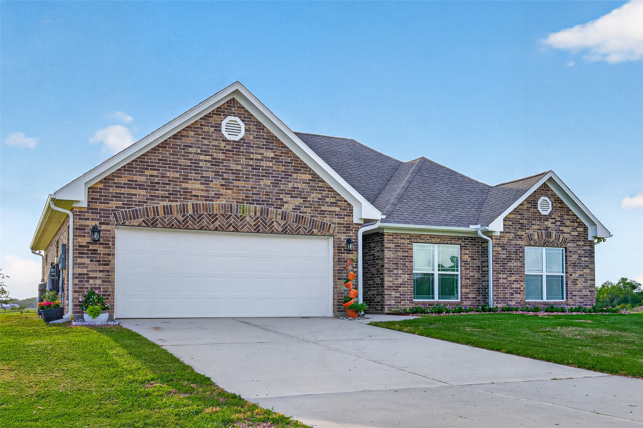 13506 Moody Road Needville, TX 77461 - Photo 5 of 36 Insulated 2 car garage