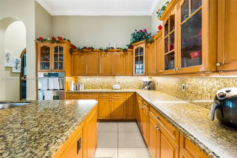 $2,499,000 | 7761 Southwest 122nd Avenue, Miami, FL 33183