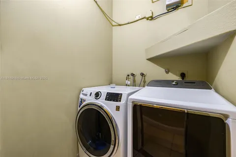 $2,499,000 | 7761 Southwest 122nd Avenue, Miami, FL 33183