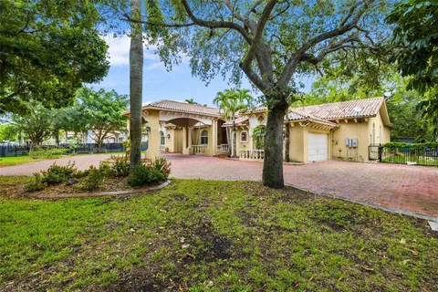 $2,499,000 | 7761 Southwest 122nd Avenue, Miami, FL 33183
