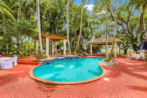 $2,499,000 | 7761 Southwest 122nd Avenue, Miami, FL 33183