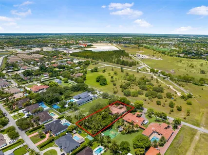 $2,499,000 | 7761 Southwest 122nd Avenue, Miami, FL 33183