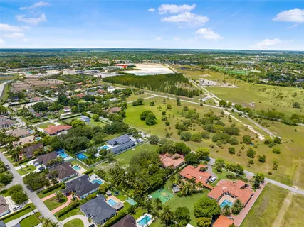 $2,499,000 | 7761 Southwest 122nd Avenue, Miami, FL 33183