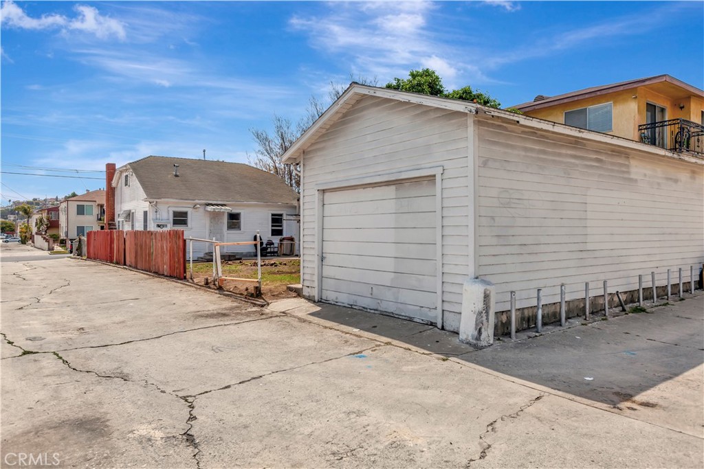 720 West 16th Street San Pedro, CA 90731 - Photo 4 of 20