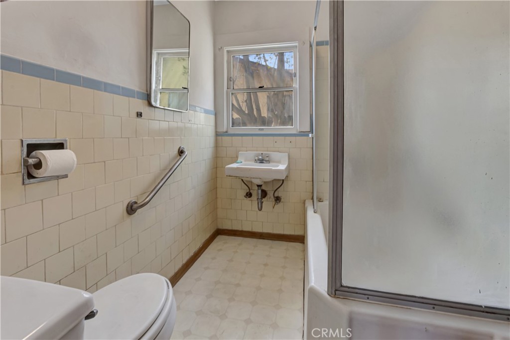 720 West 16th Street San Pedro, CA 90731 - Photo 10 of 20