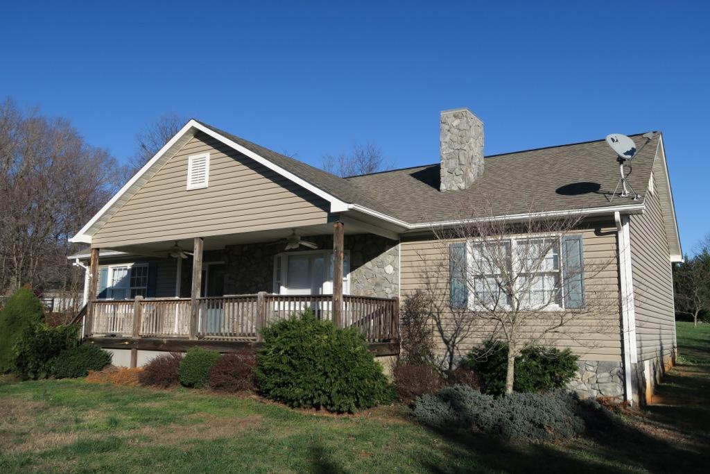 290 Carriage Road Hardy, VA 24101 - Photo 7 of 18 290 Carriage Marketing Photos (4)