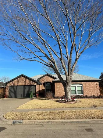 $2,300 | 6015 Harwood Crossing Drive, Arlington, TX 76018