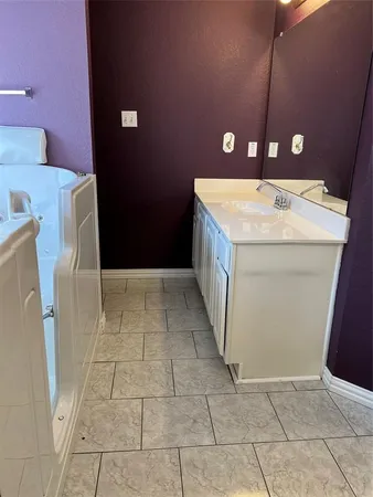 $2,300 | 6015 Harwood Crossing Drive, Arlington, TX 76018