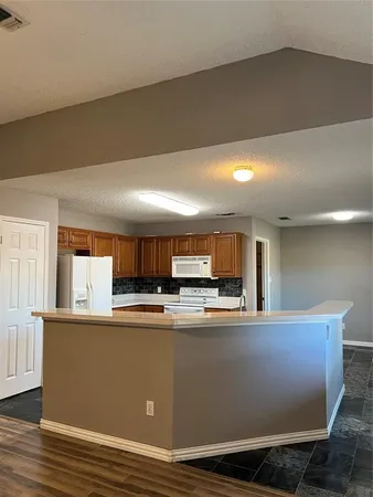 $2,300 | 6015 Harwood Crossing Drive, Arlington, TX 76018