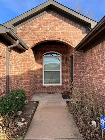 $2,300 | 6015 Harwood Crossing Drive, Arlington, TX 76018