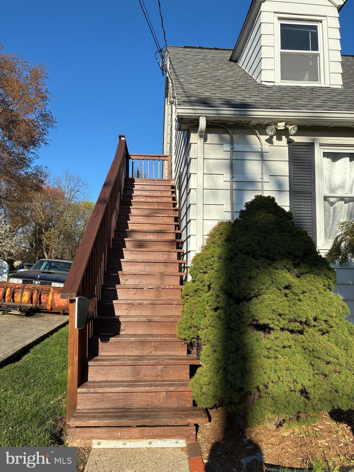 733 North Forklanding Road Maple Shade, NJ 08052 - Photo 2 of 16