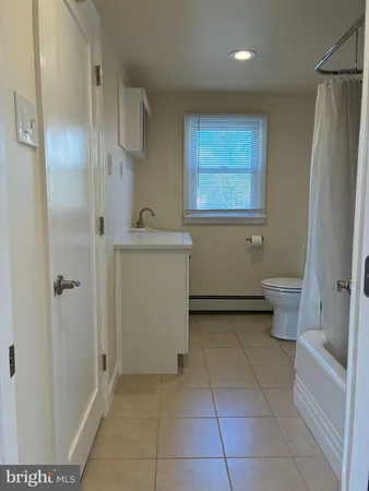 $1,500 | 733 North Forklanding Road, Maple Shade, NJ 08052