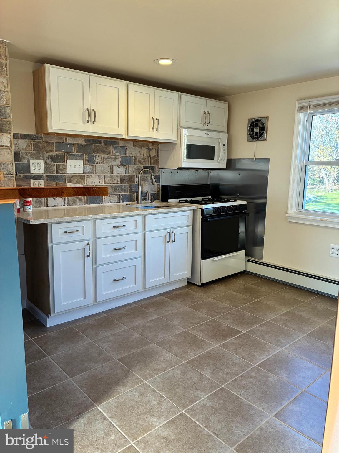 733 North Forklanding Road Maple Shade, NJ 08052 - Photo 8 of 16