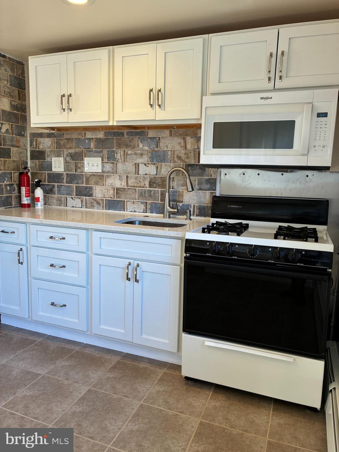 733 North Forklanding Road Maple Shade, NJ 08052 - Photo 9 of 16