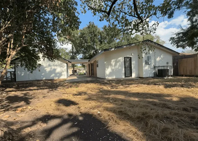 $1,900 | 13406 Melcher Drive, Houston, TX 77045