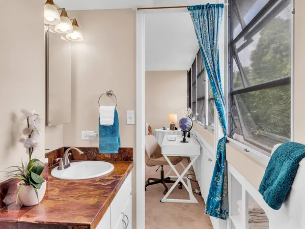 $415,000 | 84 Bayshore Towers, Unit 303, Hilo, HI 96720