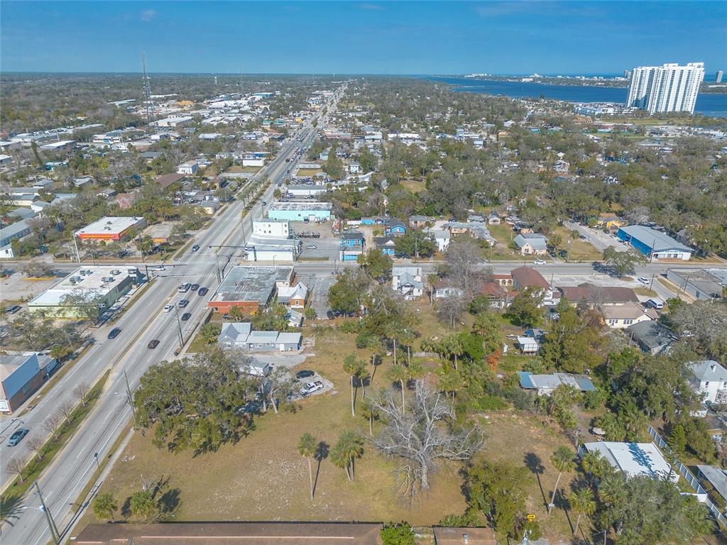 629 North Ridgewood Avenue Daytona Beach, FL 32114 - Photo 8 of 10 view of city and mountain