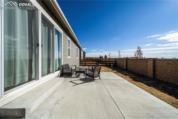 a house view with a outdoor space