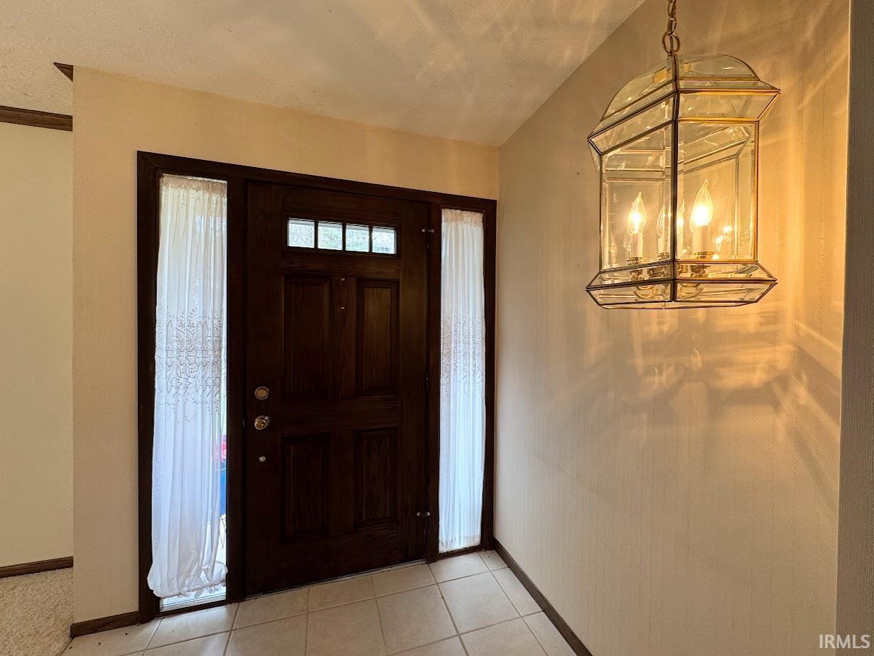 9 Golfview Drive Logansport, IN 46947 - Photo 2 of 33