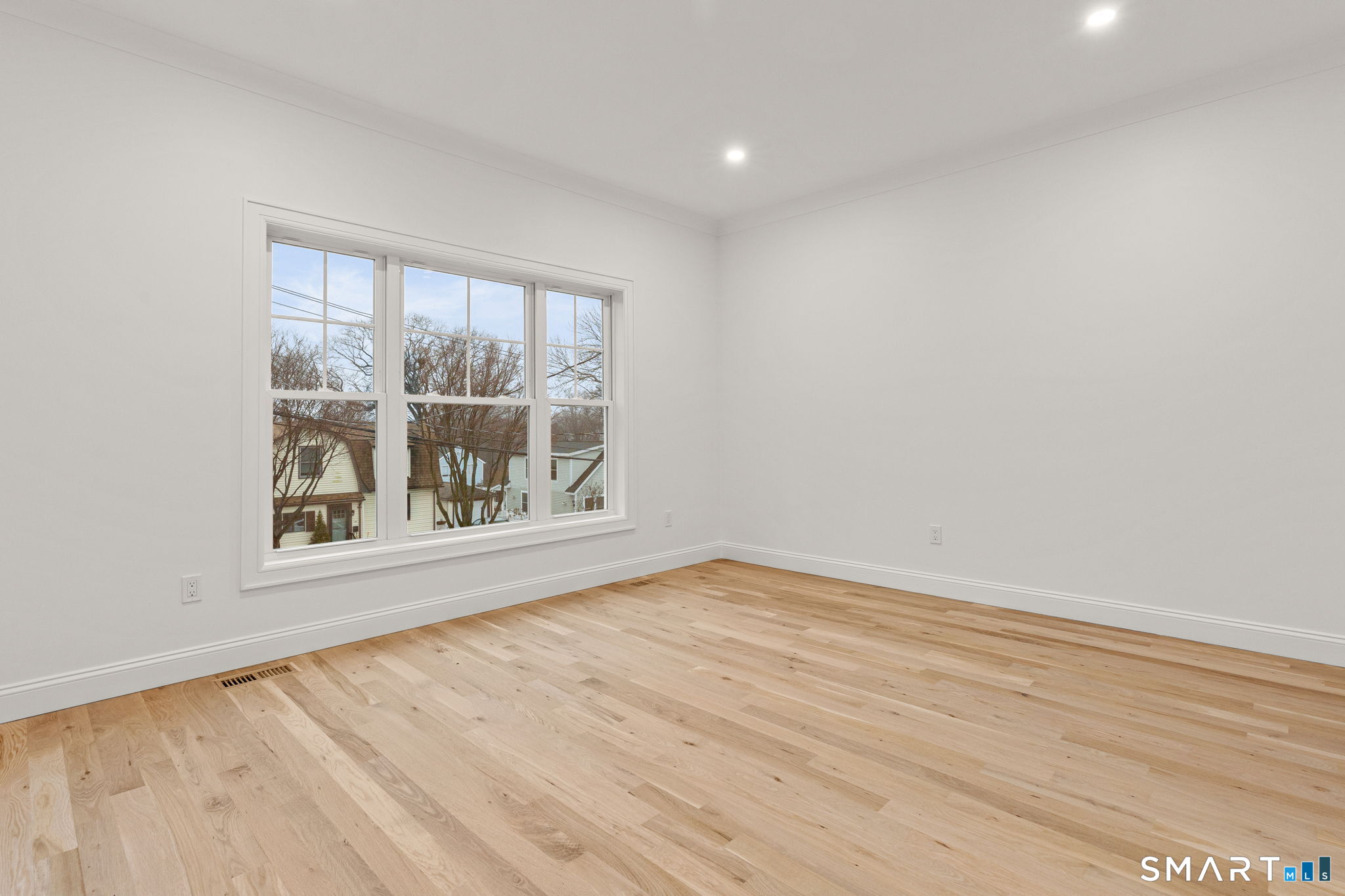 108 New England Avenue Fairfield, CT 06824 - Photo 11 of 24