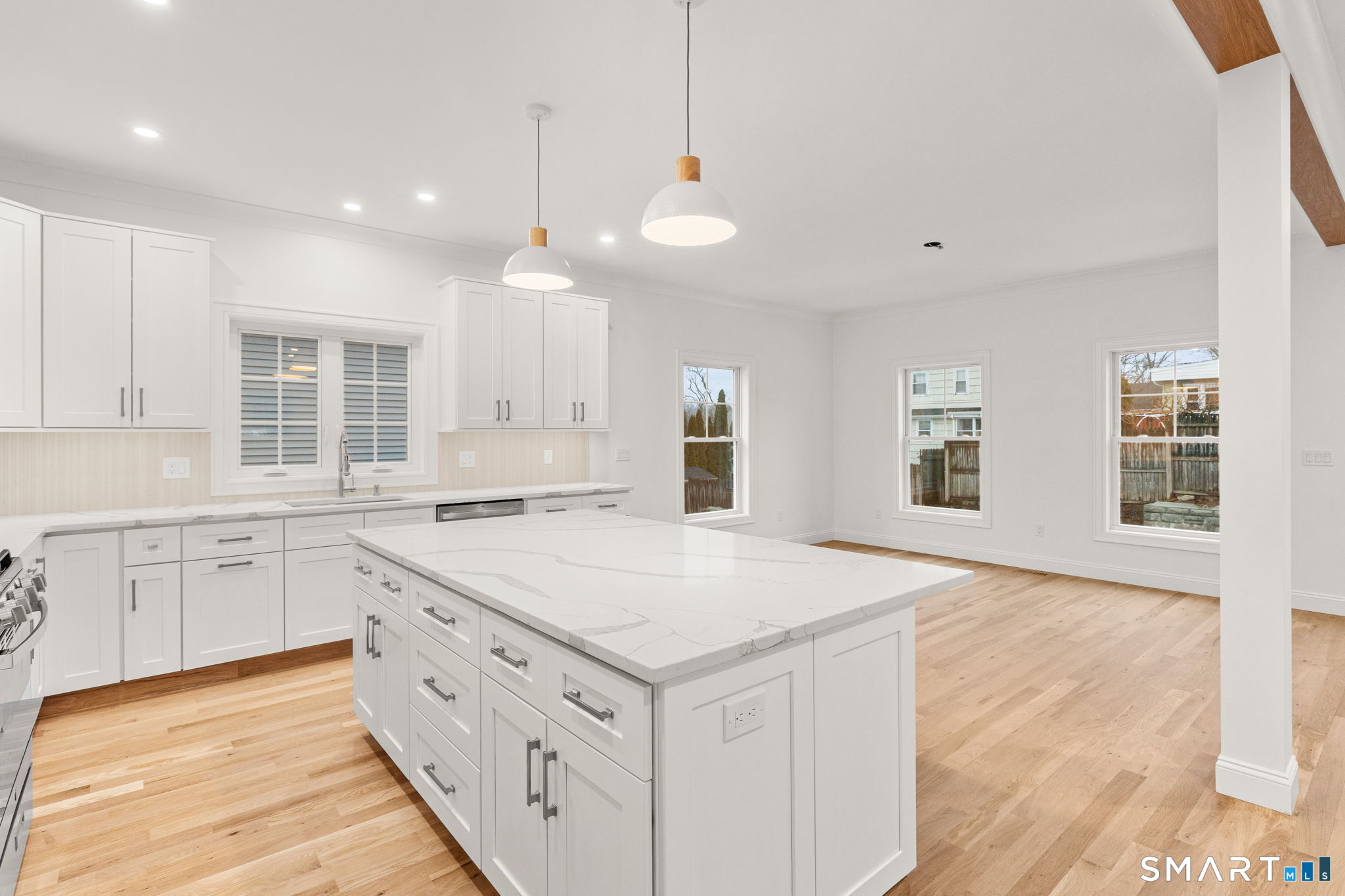 108 New England Avenue Fairfield, CT 06824 - Photo 4 of 24