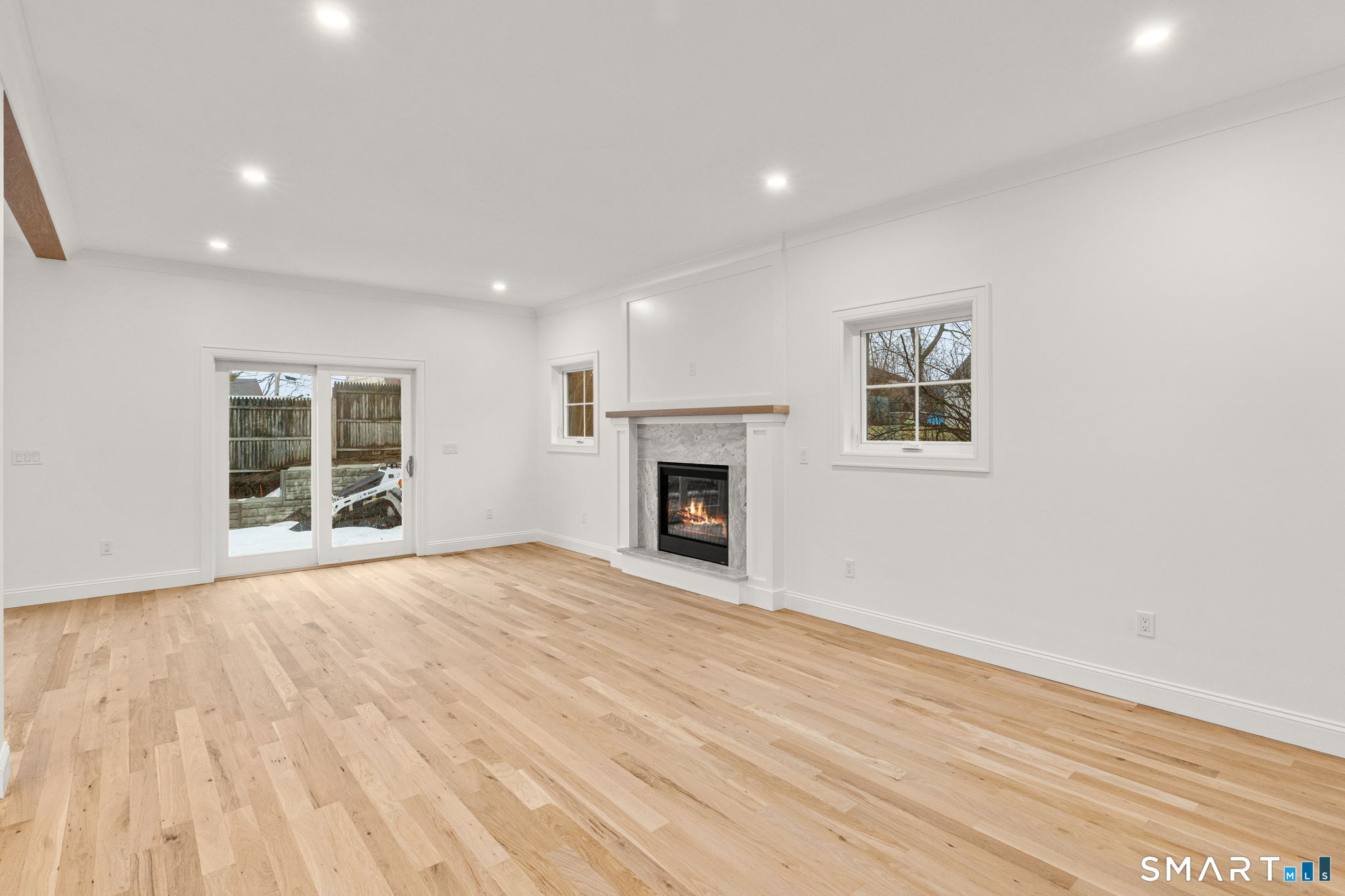108 New England Avenue Fairfield, CT 06824 - Photo 5 of 24