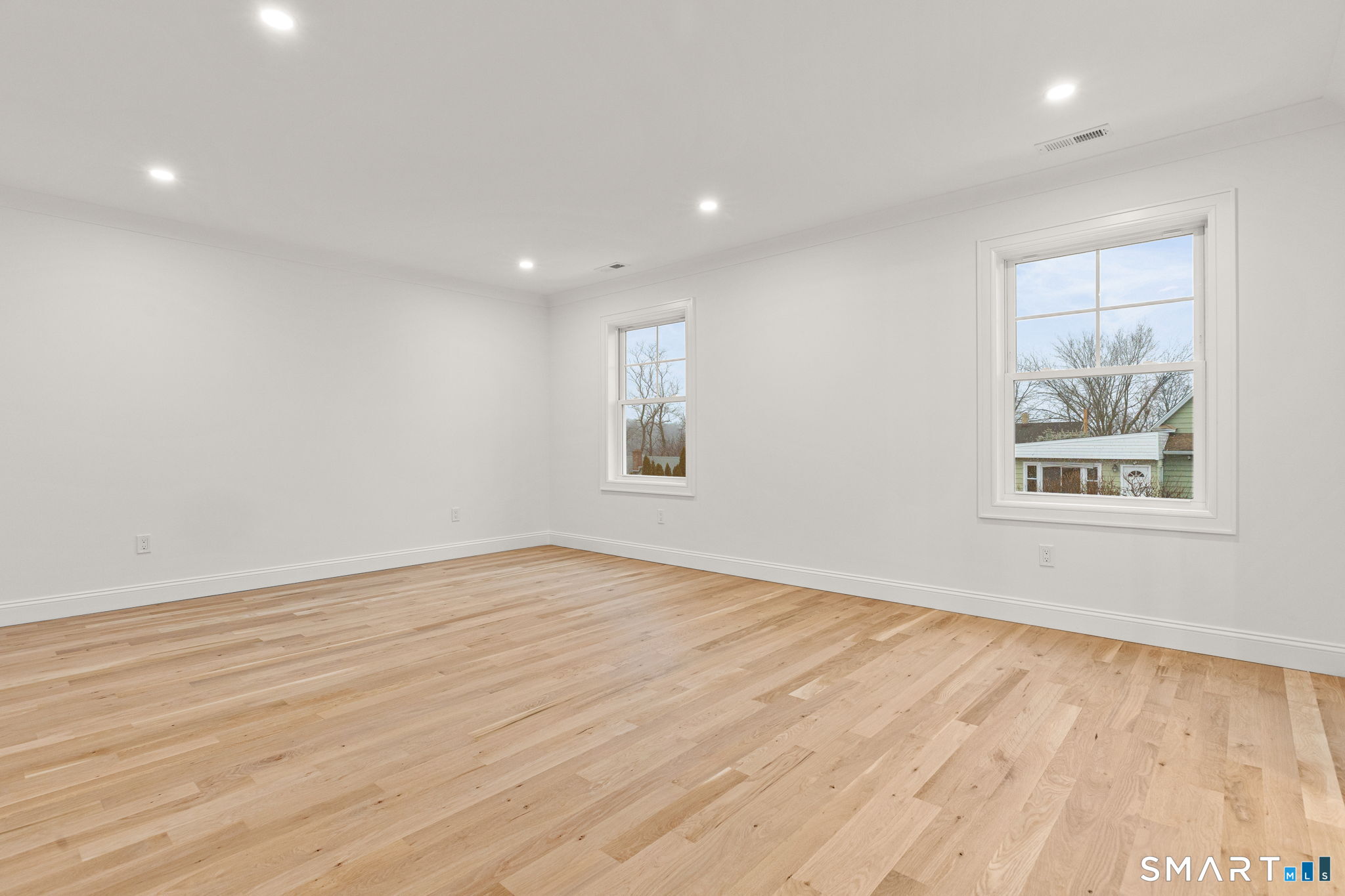 108 New England Avenue Fairfield, CT 06824 - Photo 6 of 24