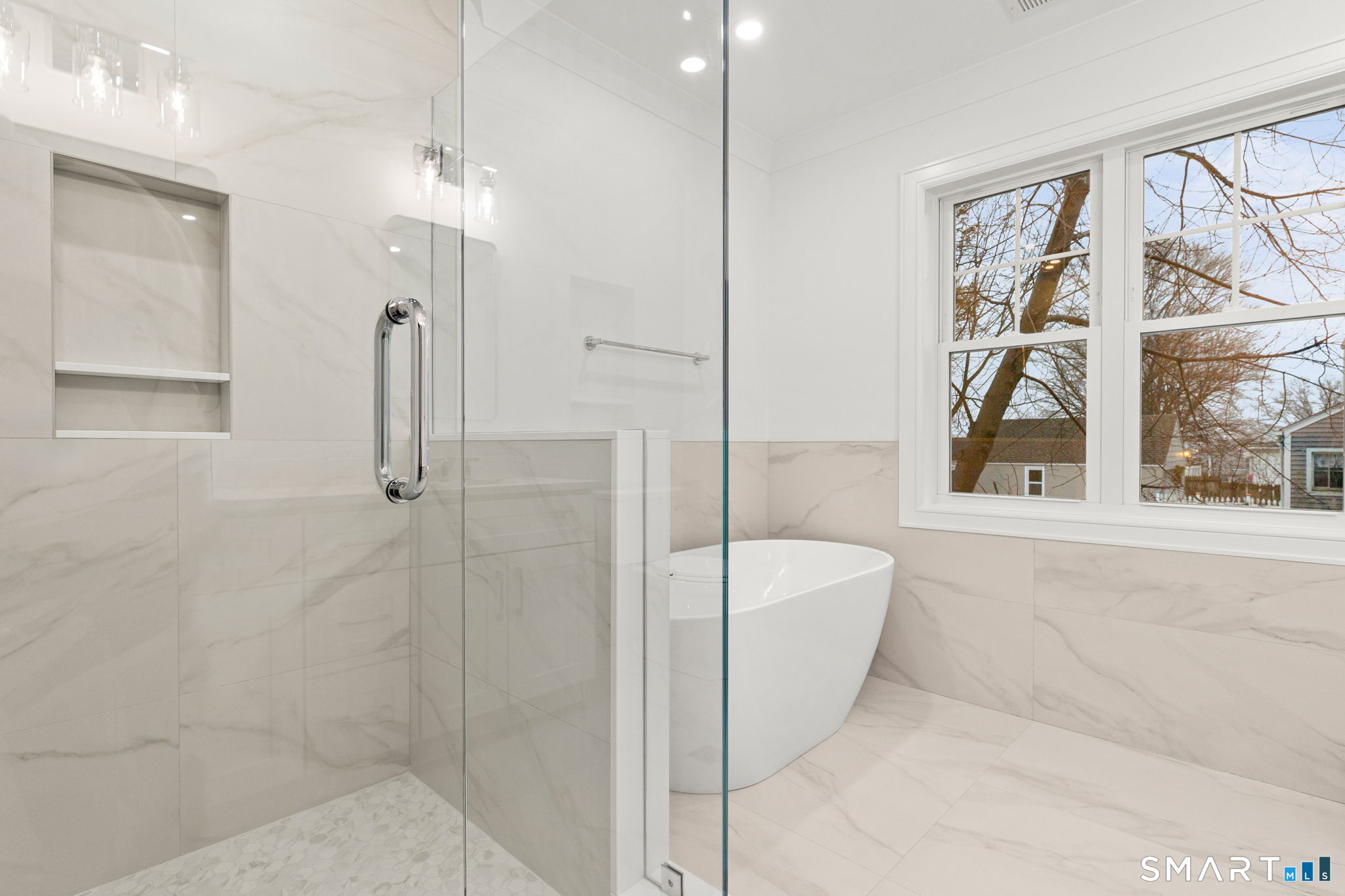 108 New England Avenue Fairfield, CT 06824 - Photo 7 of 24